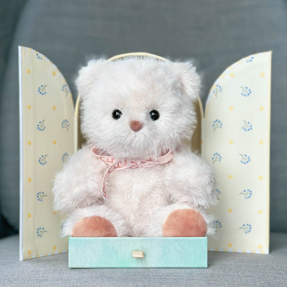 Teddy will be the perfect Christmas present, arriving in late November or early December. Don’t miss the chance to bring home this delightful companion crafter by ChaBil.