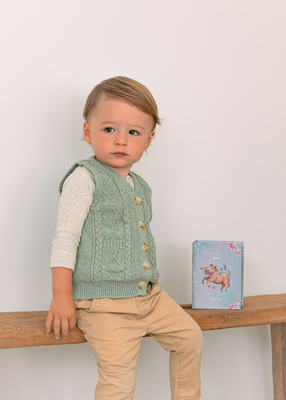 Celebrating the beauty of childhood and embracing memories with ChaBil. Introducing our exquisite collection of organic and biodegradable baby teethers. A true embodiment of Danish design, and a testament to the essence of Scandinavian aesthetics, featuring clean lines, minimalist charm, and a touch of whimsy.